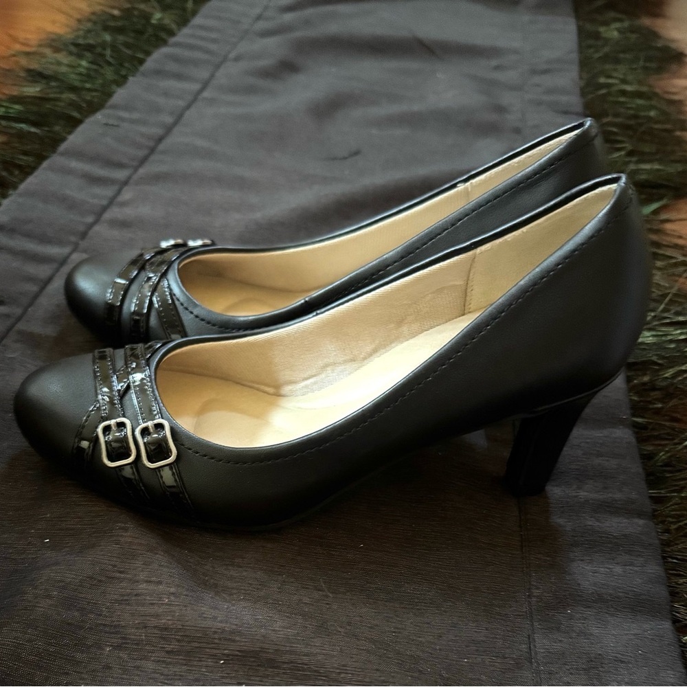 Life Stride Women's Black Buckle Flats - Picture 2 of 5